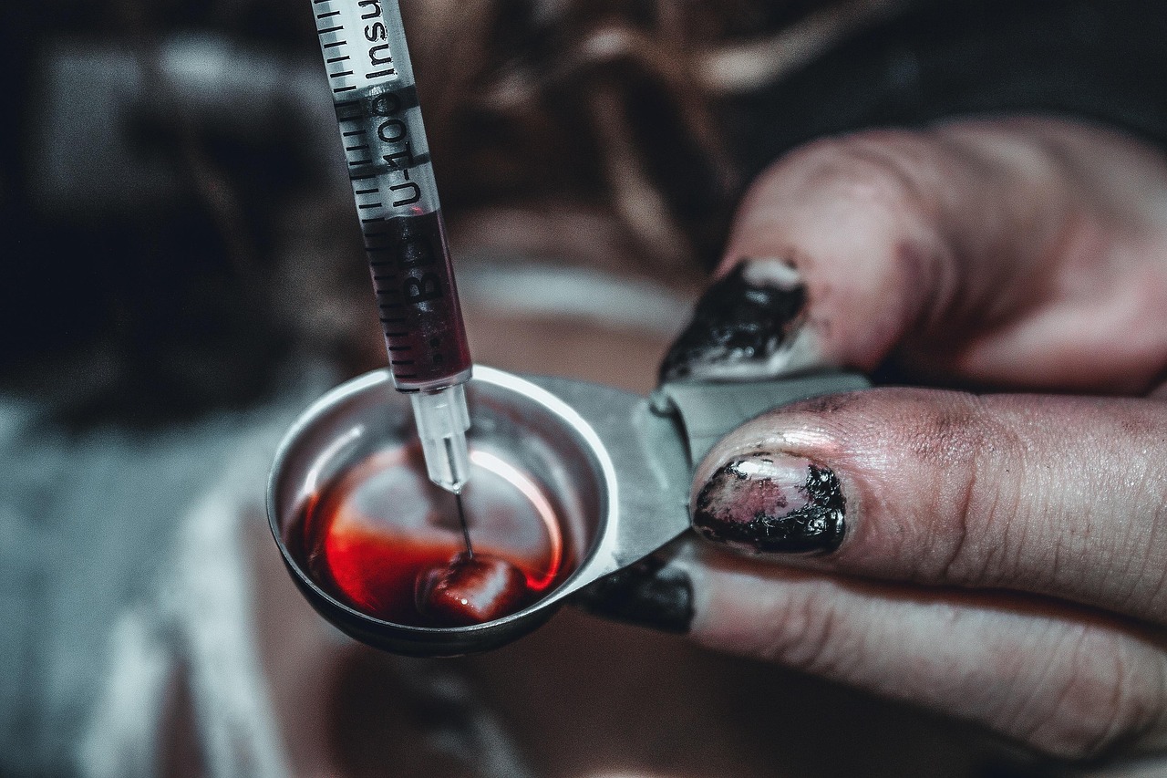 syringe, needle, addiction, opioid, illicit, cooking spoon, overdose, injection, intravenous, danger, support